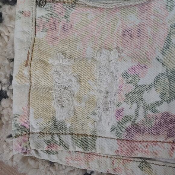 Iris Jeans Distressed Floral Multicolor Pastel Denim Jean Short Shorts Size S - Picture 5 of 5